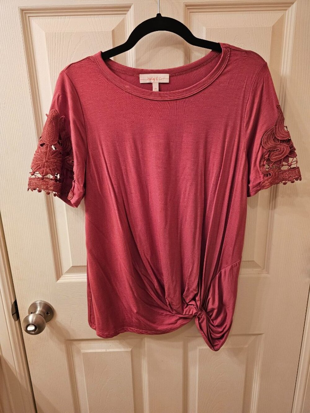 NWOT Hailey & Co Medium Rust Blouse w / Lace Detail & Side Knot